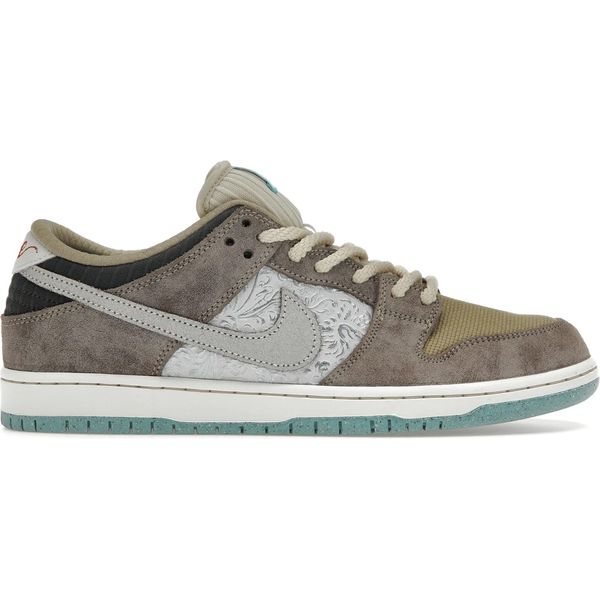 nike boots SB Dunk Low nike boots air shake on feet and toes shoes Shoes